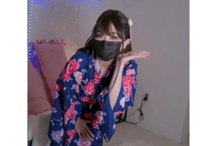 穿和服的小水水自慰口交多體位做愛噴水啦