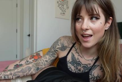 My girlfriend&amp;#039;s hot tatted sister begs for a creampie