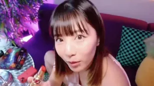 男友突襲正在化妝的我精液射的我全身都是
