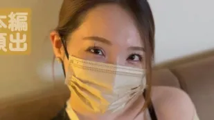 FC2PPV-4668098 和一名寫真模特兒在溫泉地點偷偷●攝