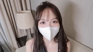 被合租室友引誘拍性愛視頻做黃網 小巧芋艿