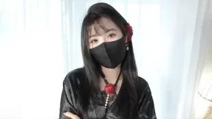 淫蕩女房東上門收租交不起房租就乖乖用雞巴償還吧 懶懶豬
