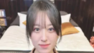 FC2PPV-4605182 可愛的笑容和緊緻的陰部