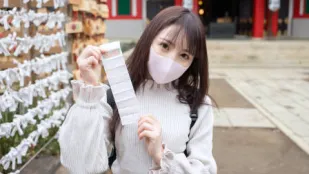 FC2PPV-2926417 情緒變得不穩定的嬌弱少女