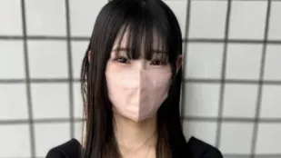 FC2PPV-4691899 笑容迷人的苗條貧乳J系少女與她親吻不停