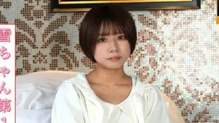 FC2PPV-4640298 短髮的她看起來像是一個受歡迎的女孩