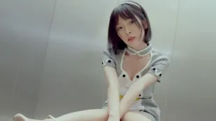 JSBY-0086「客人，請上我」清純日系百貨電梯小姐——工作態度懶散被經理指導一番
