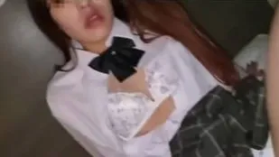 FC2PPV-1823399 女生為了錢和住宿在陌生男子家過夜