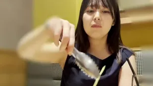 FC2PPV-4867354 從青森來京的白皙長毛少女重逢請求讓我懷孕顫抖著粉紅色乳頭和E杯美胸身體劇烈抽搐巨大陰莖射出濃稠精液在體內爆發導致懷孕