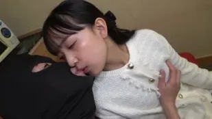 FC2PPV-3200352 給女孩錢的目的地是我的中出懲罰