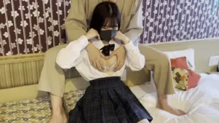 FC2PPV-3249707 會把雞巴含在嘴裡的淫蕩少女