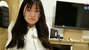 FC2PPV-4556728 羞澀絲襪美女遭調教中出狂噴