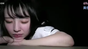 FC2PPV-3138729 純真少女年末連射兩發高潮痙攣