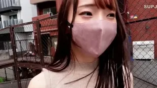 FC2PPV-4618535 萬年終日發情嬌喘學妹自慰大噴