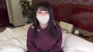 FC2PPV-4484038 白皙清純短大生20歲