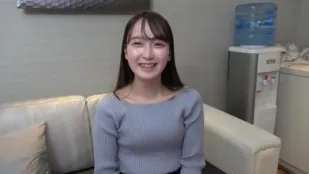 FC2PPV-4430742 播音員志望清純安靜美女春香醬