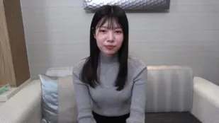 FC2PPV-4737442 素朴可愛白皙苗條盒子無垢少女