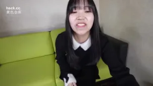 FC2PPV-4687414 仍在長高的女孩