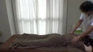 FC2PPV-4583886 宛如初體驗的羞澀巨乳肉感妹
