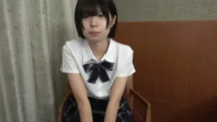 FC2PPV-4573682 嘲笑大人的代價白皙纖瘦陰沉妹