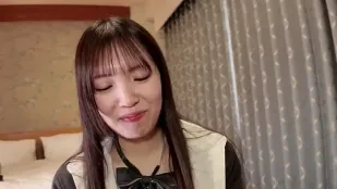 FC2PPV-4848364 無剪輯甜美笑容的優等生放學後直搗處女地確保懷孕的禁果內射連續猛烈射擊讓少女濕潤的陰道變得黏稠如膠